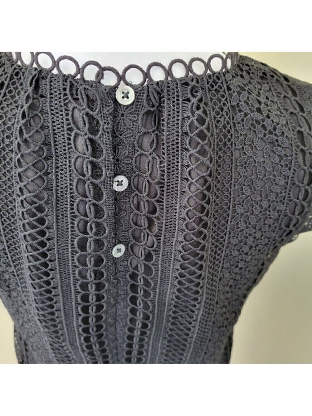 J. Crew Sleeveless Lace Blouse Lined Overhead Black Top Women's Size 0 - Picture 10 of 15